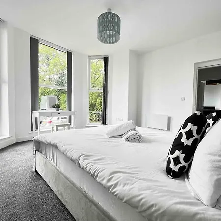 Ferienwohnung Free Parking - Cosy 2-Br Flat Near Salford Royal Manchester Exterior foto