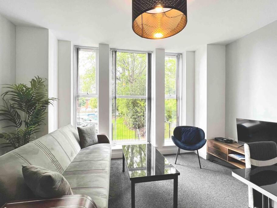 Apartamento Free Parking - Cosy 2-br Flat Near Salford Royal