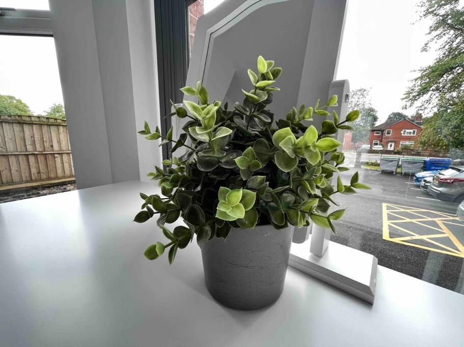 Apartamento Free Parking - Cosy 2-br Flat Near Salford Royal Manchester