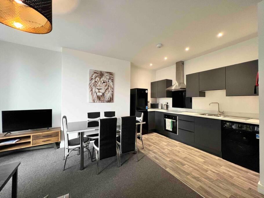 Apartamento Free Parking - Cosy 2-br Flat Near Salford Royal *