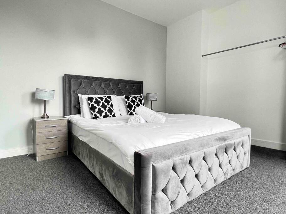 Apartamento Free Parking - Cosy 2-br Flat Near Salford Royal