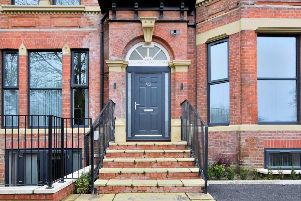 Free Parking - Cosy 2-br Flat Near Salford Royal Apartamento